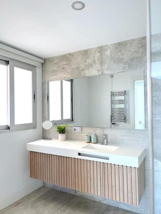 Moderno Y Completo Apartamento Frente Al Mar Málaga Eksteriør bilde