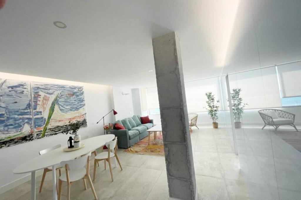 Moderno Y Completo Apartamento Frente Al Mar Málaga Eksteriør bilde