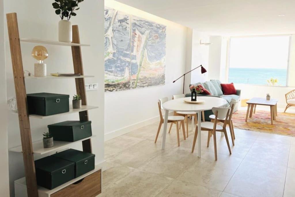 Moderno Y Completo Apartamento Frente Al Mar Málaga Eksteriør bilde