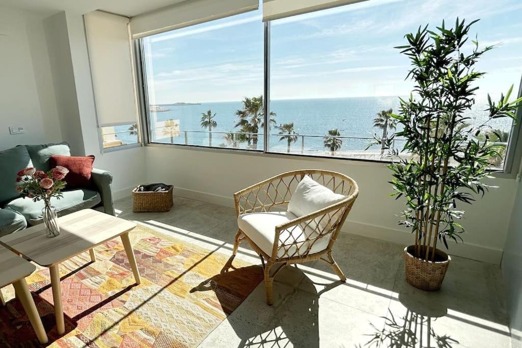 Moderno Y Completo Apartamento Frente Al Mar Málaga Eksteriør bilde